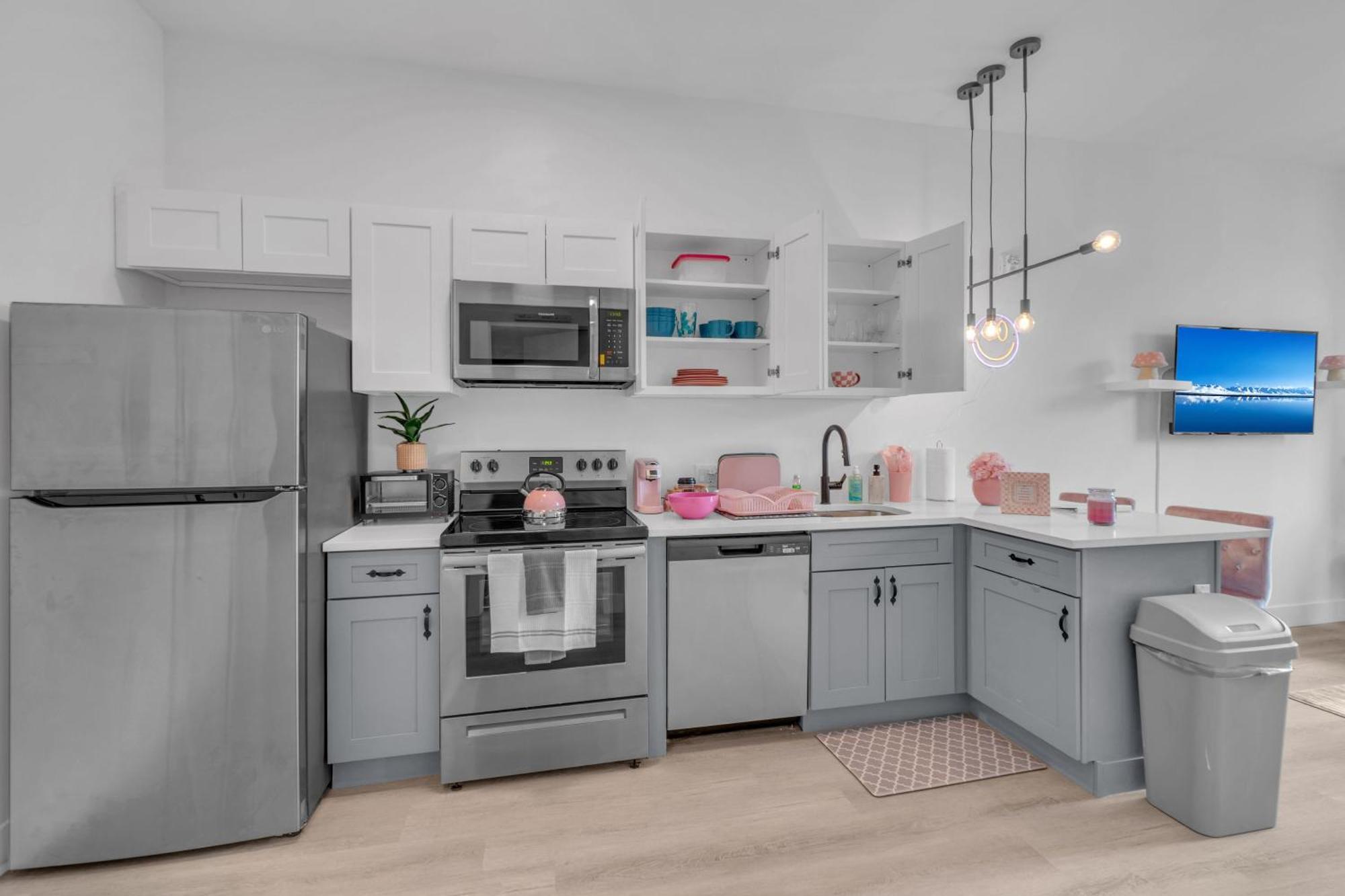 Appartamento Pink Heaven Indoor Pool, Free Parking, Near Nyc Elizabeth Esterno foto