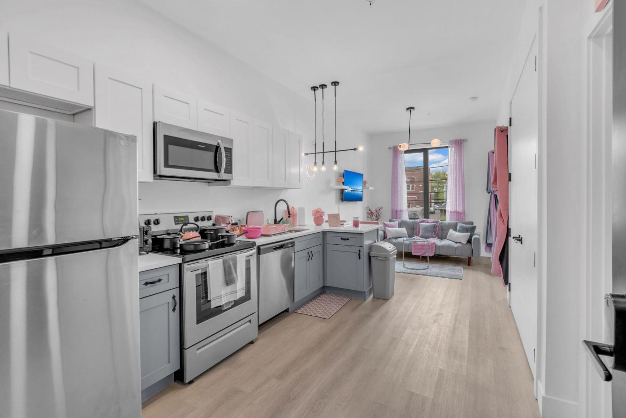 Appartamento Pink Heaven Indoor Pool, Free Parking, Near Nyc Elizabeth Esterno foto
