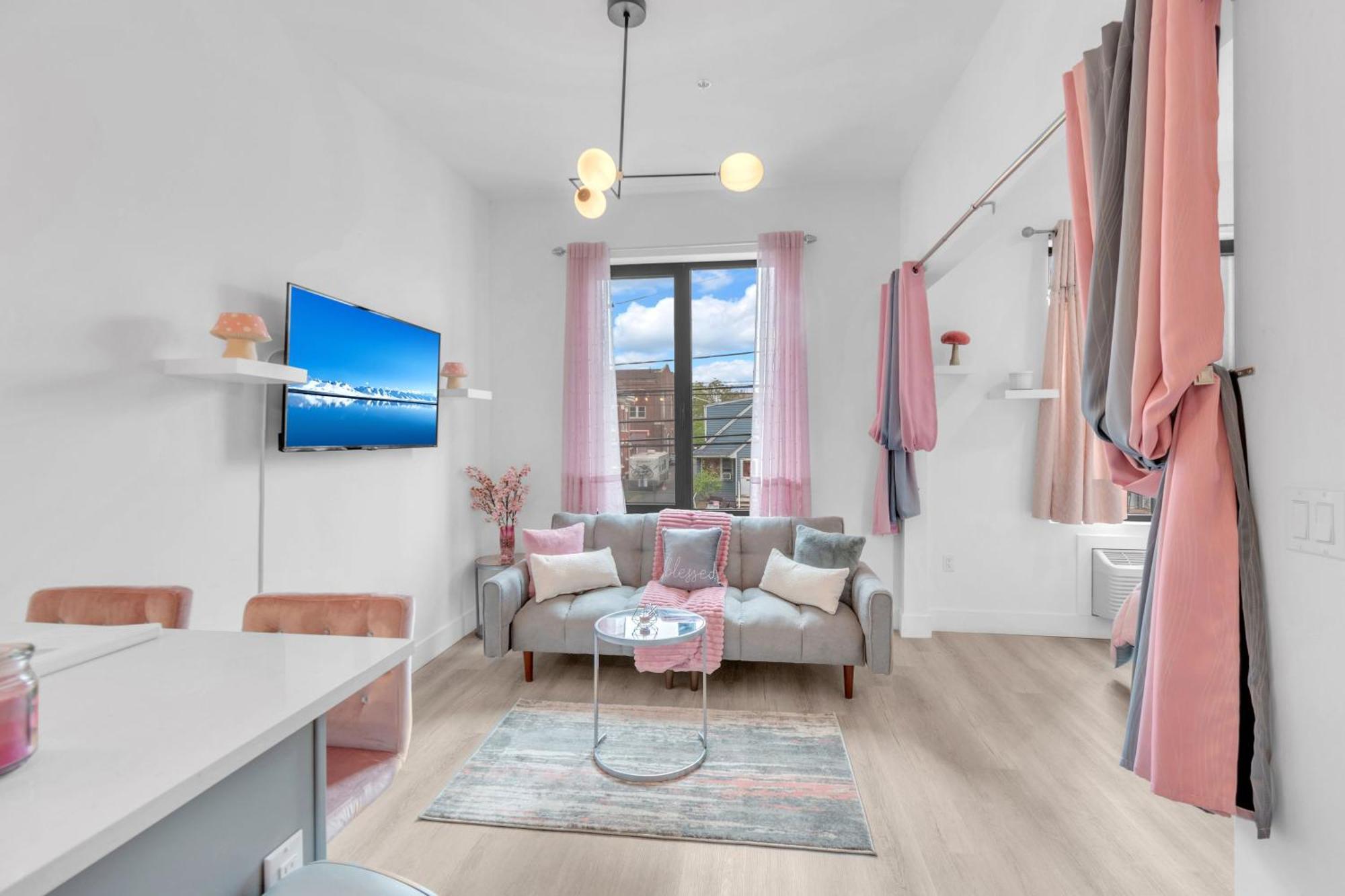 Appartamento Pink Heaven Indoor Pool, Free Parking, Near Nyc Elizabeth Esterno foto