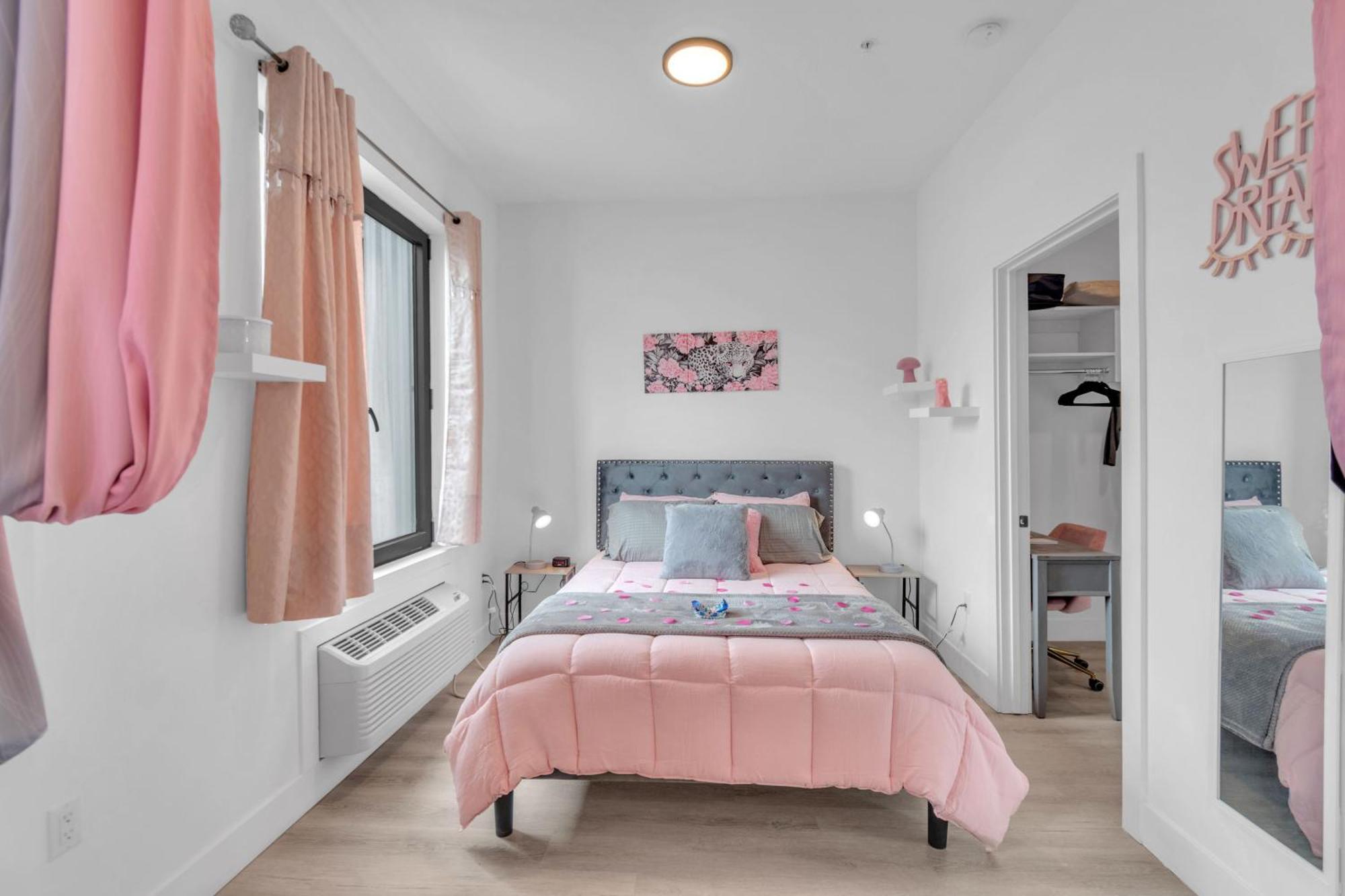 Appartamento Pink Heaven Indoor Pool, Free Parking, Near Nyc Elizabeth Esterno foto