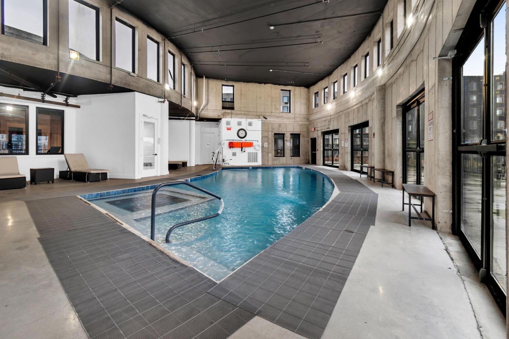 Appartamento Pink Heaven Indoor Pool, Free Parking, Near Nyc Elizabeth Esterno foto